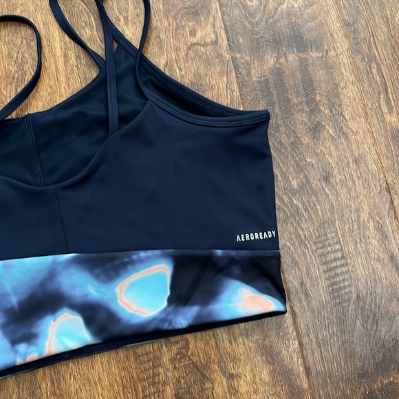 Adidas Crop Top Size XL - Picture 11 of 15